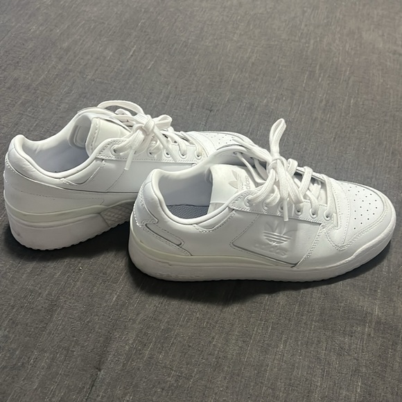 White platform - White Adidas - Picture 1 of 7